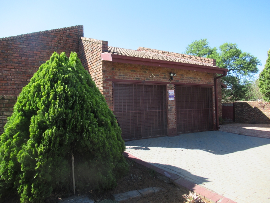 4 Bedroom Property for Sale in Riebeeckstad Free State